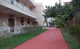 Toula'S Apartments